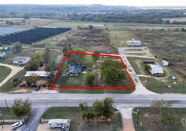 2nd image of 655 Nw Loop 230, Smithville, TX 78957 | MLS# 6797377