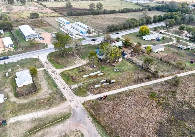 5th image of 655 Nw Loop 230, Smithville, TX 78957 | MLS# 6797377