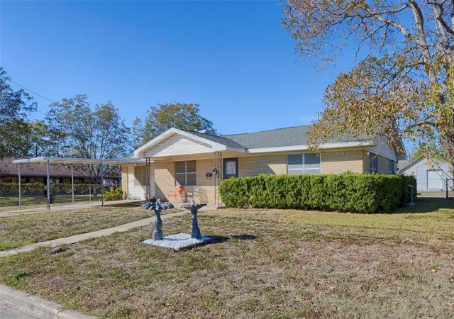 Homes for sale in Schulenburg, TX | 507 South St, Schulenburg, TX 78956 | MLS# 8351186