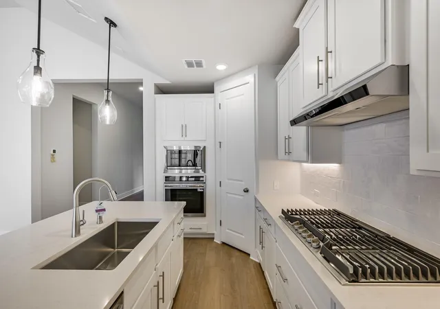 Photo 4 of Single family home for sale at 108 Country Cat Ln, San Marcos, TX 78666 | MLS# 8810102 | Listing updated on 2026-10-09