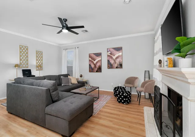 Photo 4 of Single family home for sale at 807 Clarence Bohls Ln, Pflugerville, TX 78660 | MLS# 3492339 | Listing updated on 2026-01-20