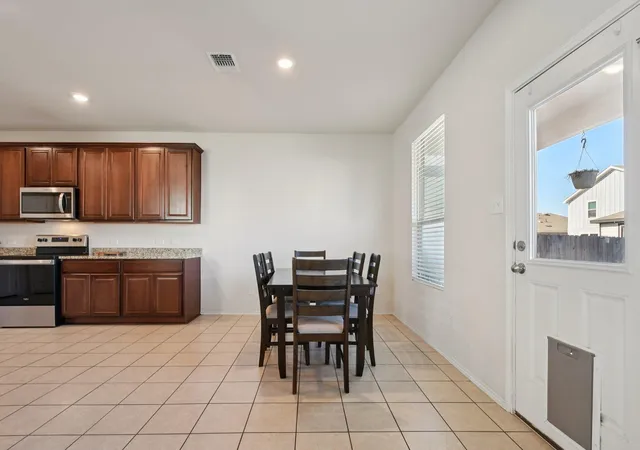 5th image of 185 Katie Elder Dr, Jarrell, TX 76537 | MLS# 4196525
