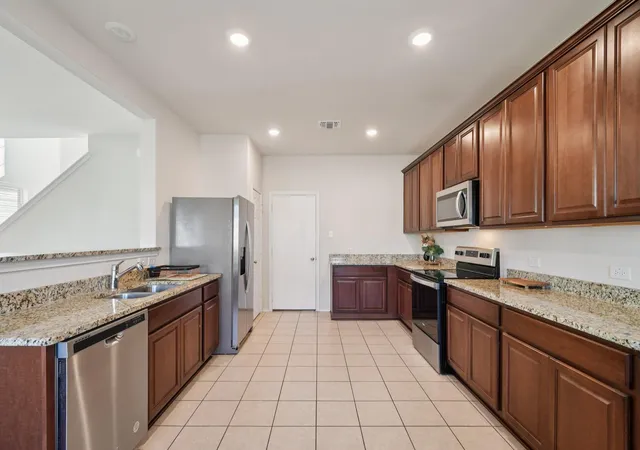 3rd image of 185 Katie Elder Dr, Jarrell, TX 76537 | MLS# 4196525