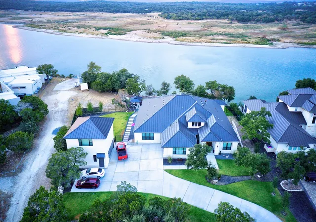 Photo 2 of Single family home for sale at 5104 Cyn Oaks Dr, Lago Vista, TX 78645 | MLS# 9189604 | Listing updated on 2026-09-18