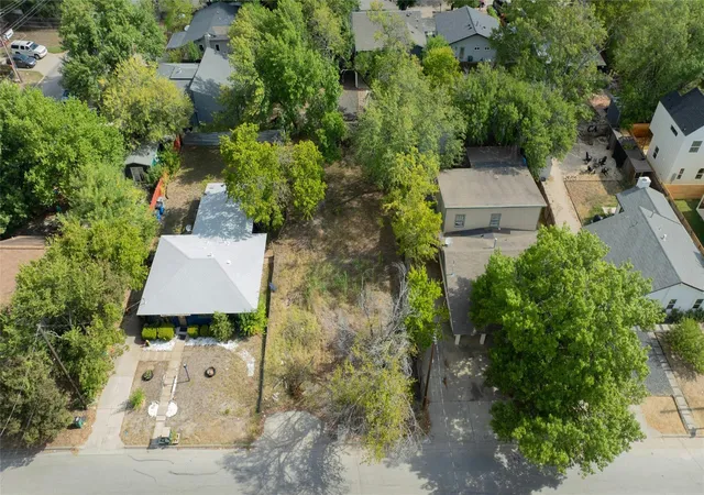 2nd image of 6804 Montana St, Austin, TX 78741 | MLS# 4562839