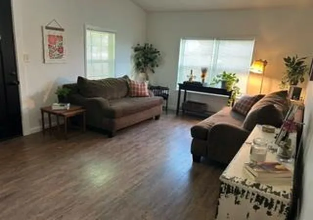 4th image of 317 Webb St, Smithville, TX 78957 | MLS# 4023748