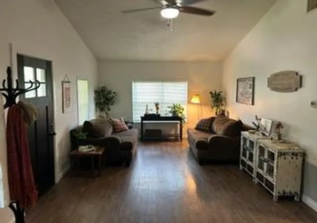 5th image of 317 Webb St, Smithville, TX 78957 | MLS# 4023748