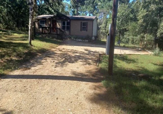 Photo 3 of Manufactured home for sale at 172 Pine Cyn Dr, Smithville, TX 78957 | MLS# 2245003 | Listing updated on 2026-09-03