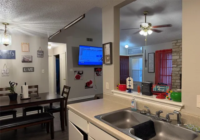 Listing Photo 5 - Condo for sale in building located at 1910 Margalene Wy, Austin, TX 78728