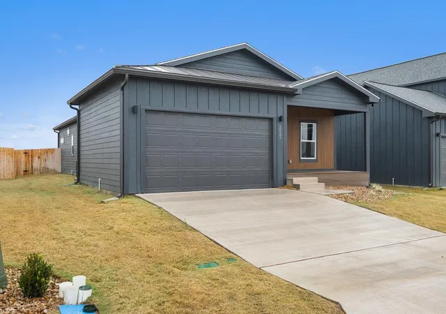 Photo 3 of Single family home for sale at 2027 Applewood Dr, Lockhart, TX 78644 | MLS# 2654694 | Listing updated on 2026-10-08