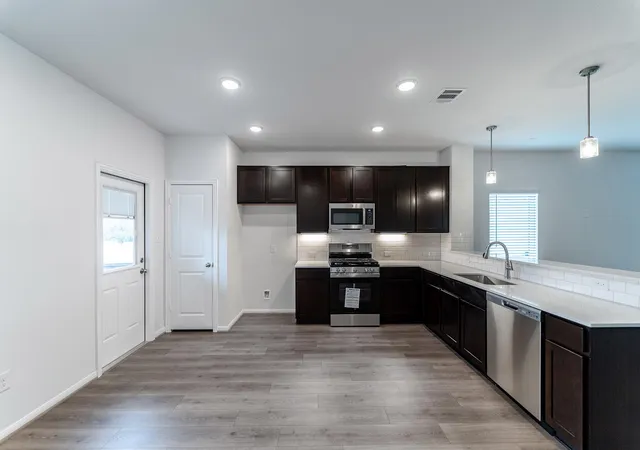 Photo 1 of Single family home for sale at 531 Yellowstone Dr, Kyle, TX 78640 | MLS# 4248566 | Listing updated on 2026-09-23
