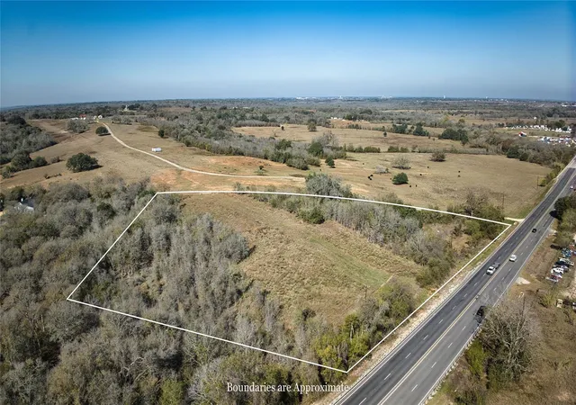 4th image of 6635 S Us Hwy 183, Lockhart, TX 78644 | MLS# 9810021