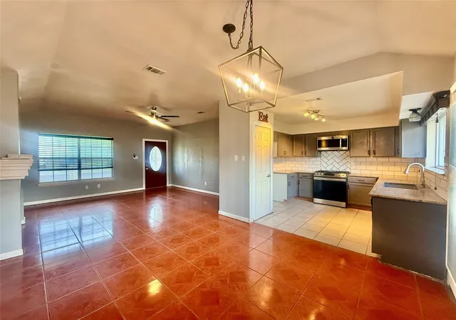 3rd image of 305 Maple Ln, Elgin, TX 78621 | MLS# 4934210