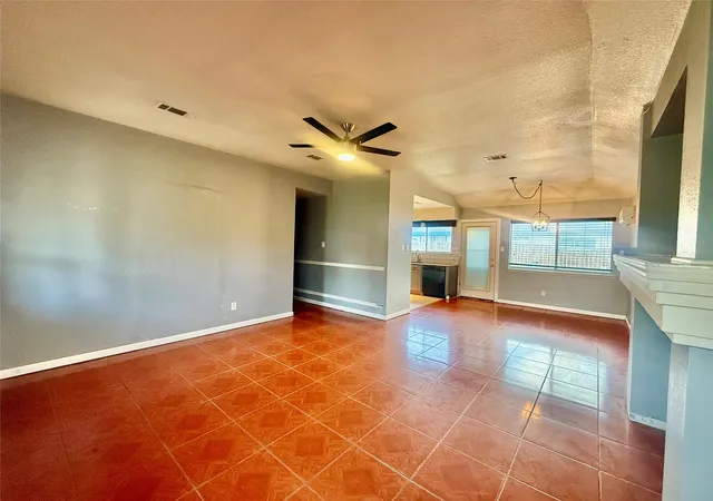 4th image of 305 Maple Ln, Elgin, TX 78621 | MLS# 4934210