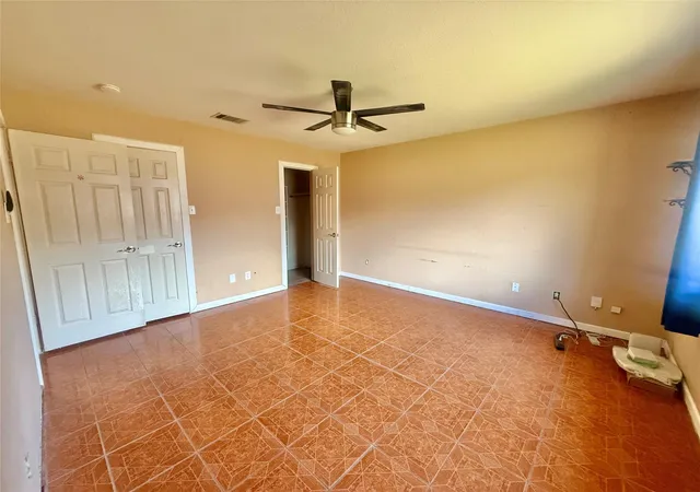 Photo 3 of Single family home for sale at 305 Maple Ln, Elgin, TX 78621 | MLS# 4934210 | Listing updated on 2026-10-11