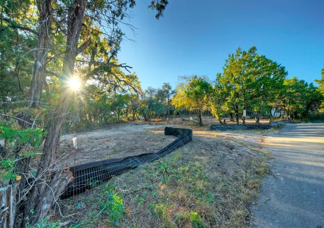 2nd image of 18303 W Rim Dr, Jonestown, TX 78645 | MLS# 9769253