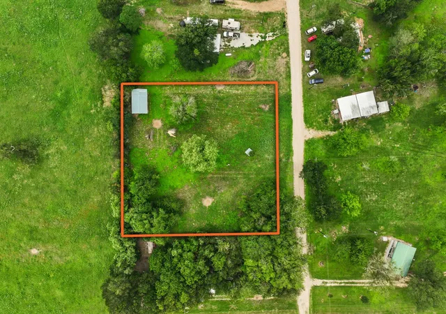 3rd image of 429 Hidden Shores Rd, Smithville, TX 78957 | MLS# 5746184