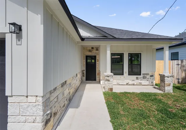 Homes for sale in Giddings, TX | 889 S Leon, Giddings, TX 78942 | MLS# 1505642