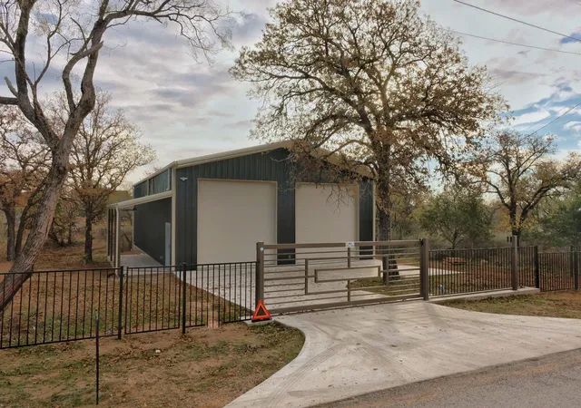 Homes for sale in Kingsland, TX | 720 Link Dr, Kingsland, TX 78639 | MLS# 4511790