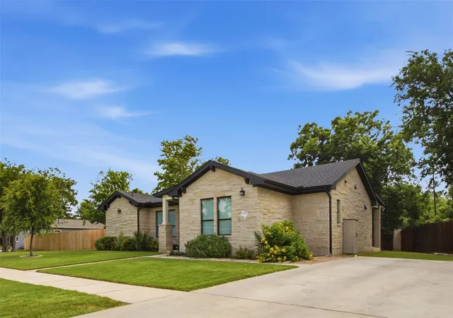 Homes for sale in Georgetown, TX | 1905 S College St, Georgetown, TX 78626 | MLS# 6432527