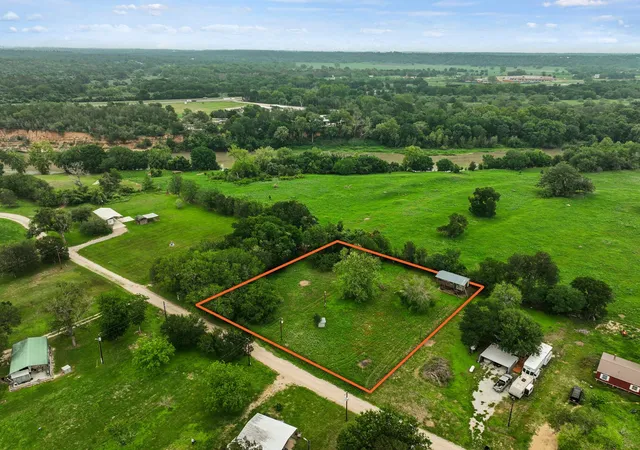 Homes for sale in Smithville, TX | 429 Hidden Shores Lp Rd, Smithville, TX 78957 | MLS# 8191322