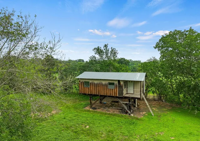 3rd image of 429 Hidden Shores Lp Rd, Smithville, TX 78957 | MLS# 8191322
