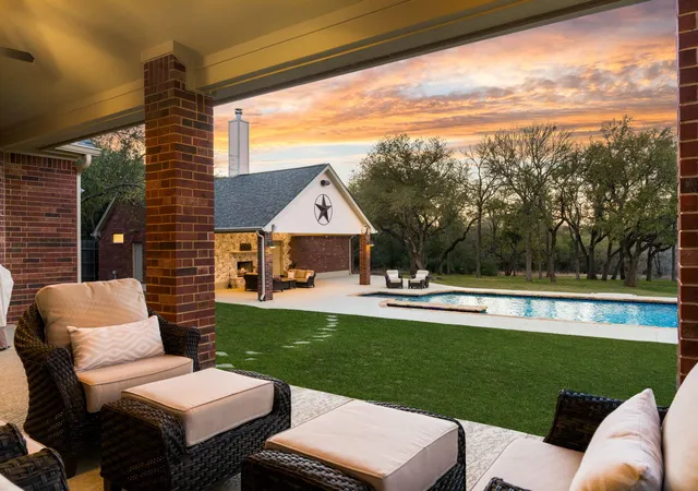 Photo 4 of Single family home for sale at 583 W Overlook Mountain Rd, Buda, TX 78610 | MLS# 1746192 | Listing updated on 2026-09-30