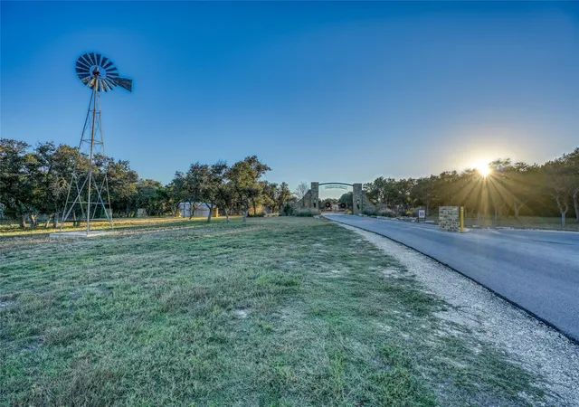 1st image of 137 Falling Oak Dr Dr, Blanco, TX 78606 | MLS# 4264409
