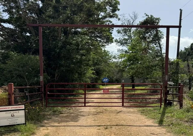 3rd image of 220 Clydesdale Dr, Dale, TX 78616 | MLS# 9180902