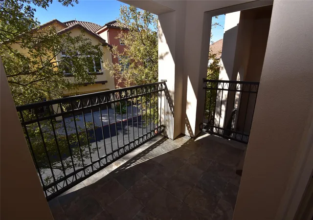 Listing Photo 5 - Condo for sale in building located at 12105 Terraza Cir, Austin, TX 78726 - Unit #67