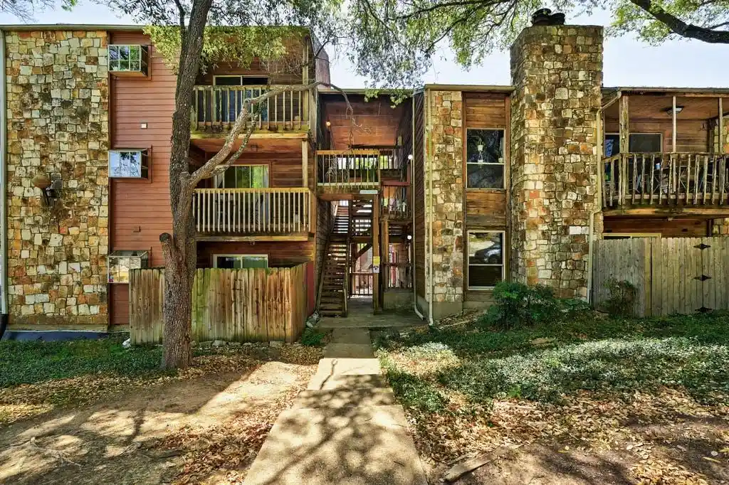 Listing Photo 17 - Condo for sale in 6903 Deatonhill Dr located at 6903 Deatonhill Dr, Austin, TX 78745 - Unit #16