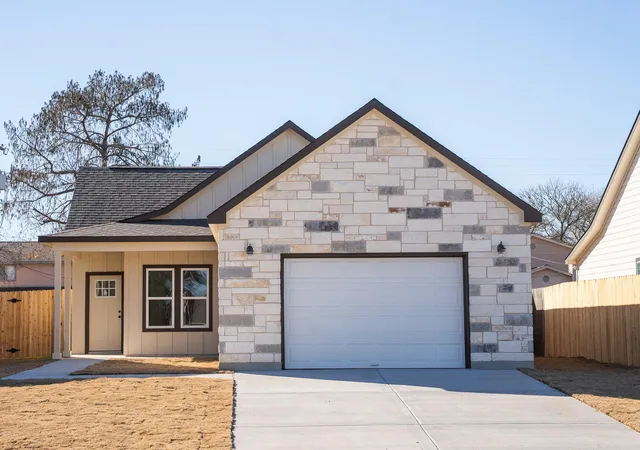 Photo 3 of Single family home for sale at 315 String Prairie Way, Smithville, TX 78957 | MLS# 5112999 | Listing updated on 2026-09-19