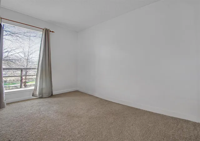 5th image of 1705 Xing Pl, Austin, TX 78741