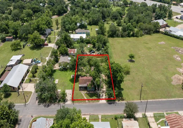 Homes for sale in Elgin, TX | 503 W Alamo St, Elgin, TX 78621 | MLS# 8276677