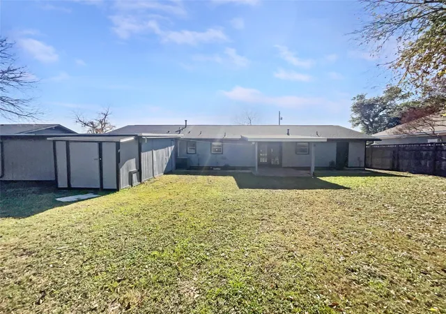 Photo 4 of Single family home for sale at 1105 E 17th Street, Georgetown, TX 78626 | MLS# 3366157 | Listing updated on 2026-10-01