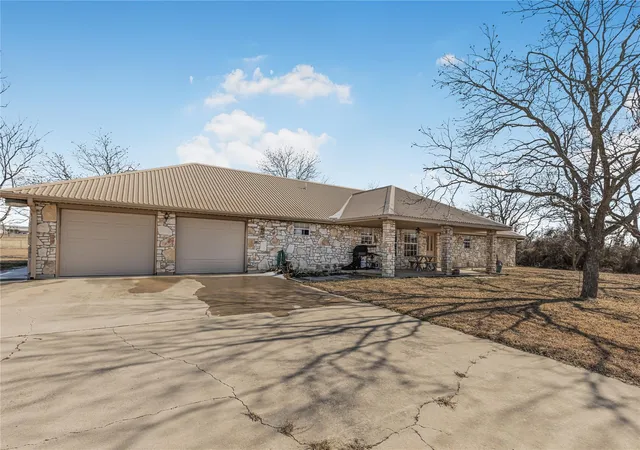 Photo 3 of House for sale at 950 Stagecoach Rd, Killeen, TX 76542 | MLS# 4166203 | Listing updated on 2026-08-13