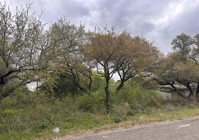1st image of 10509 W Lakeview Dr, Jonestown, TX 78645 | MLS# 7755965