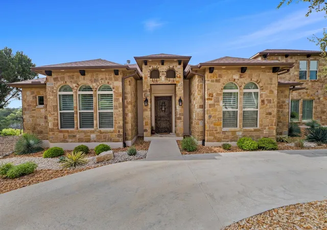 Photo 3 of Single family home for sale at 18817 Hidden Ridge Pl, Jonestown, TX 78645 | MLS# 4098096 | Listing updated on 2026-10-07