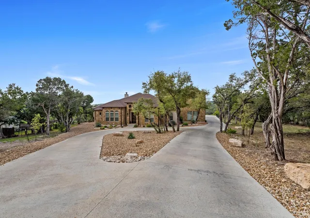 Photo 4 of Single family home for sale at 18817 Hidden Ridge Pl, Jonestown, TX 78645 | MLS# 4098096 | Listing updated on 2026-10-07