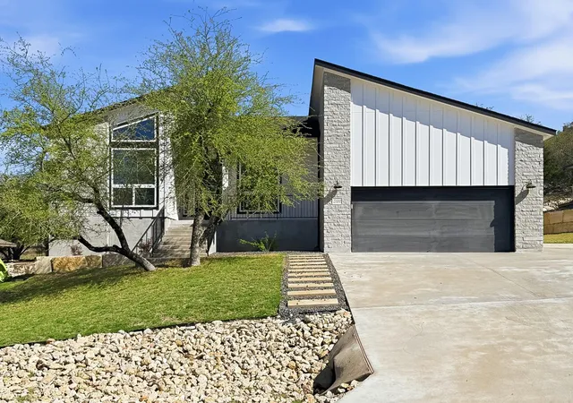 Photo 1 of Single family home for sale at 21100 Niagara Cv, Lago Vista, TX 78645 | MLS# 2116675 | Listing updated on 2026-09-24