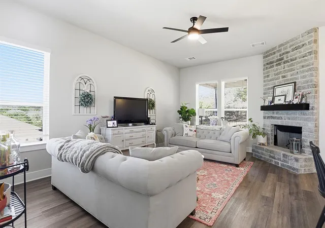Photo 3 of Single family home for sale at 21100 Niagara Cv, Lago Vista, TX 78645 | MLS# 2116675 | Listing updated on 2026-09-24