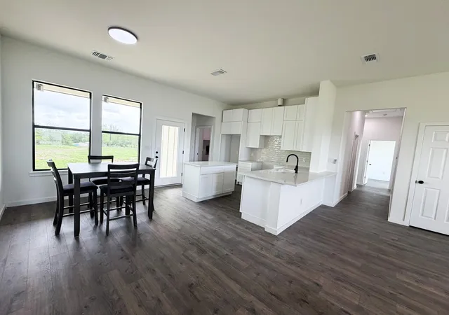 2nd image of 138 Blushing Dr, Cedar Creek, TX 78612 | MLS# 9505513