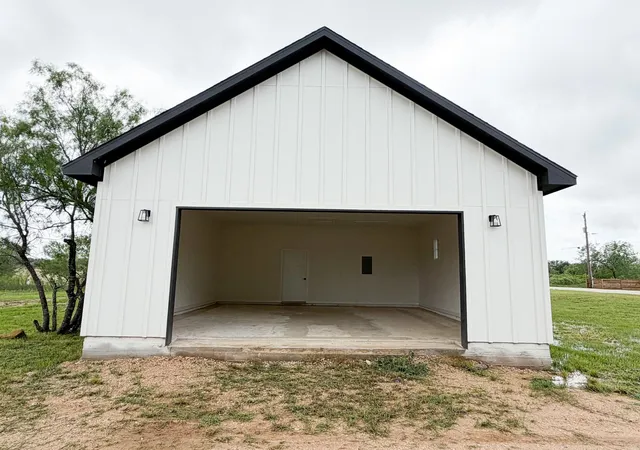 10th image of 138 Blushing Dr, Cedar Creek, TX 78612 | MLS# 9505513