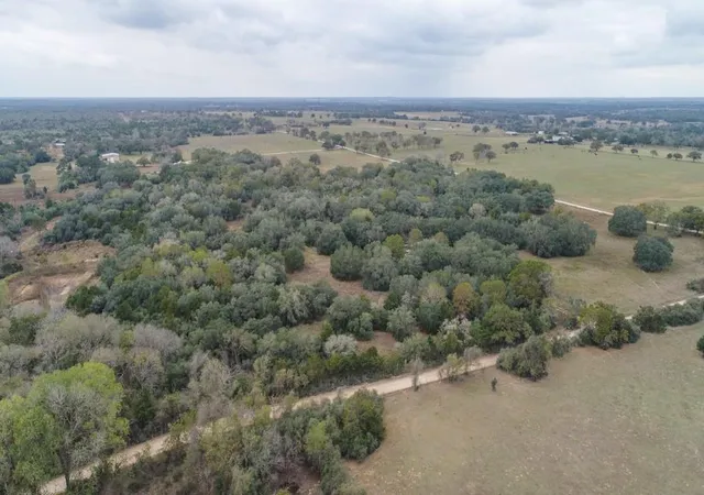 Homes for sale in Waelder, TX | 4623 County Road 444, Waelder, TX 78959 | MLS# 9181571