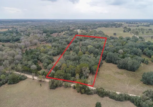 Homes for sale in Waelder, TX | 4623 County Road 444, Waelder, TX 78959 | MLS# 9181571