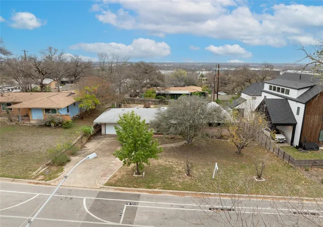 3rd image of 1710 Woodland Ave, Austin, TX 78741 | MLS# 1107938