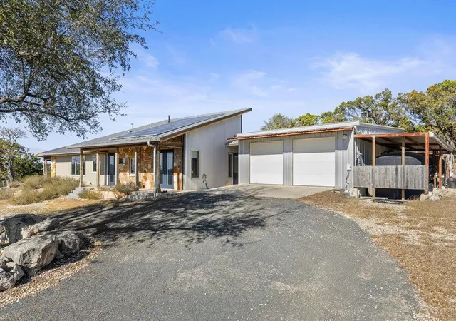 Photo 2 of House for sale at 1292 Upper Turtle Crk Rd, Kerrville, TX 78028 | MLS# 5085269 | Listing updated on 2026-10-05