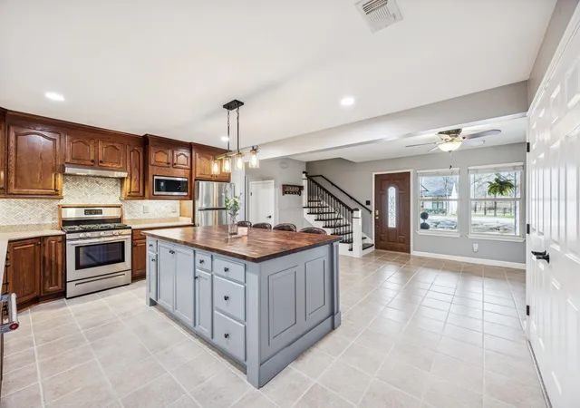 2nd image of 114 Upola Ct, Bastrop, TX 78602 | MLS# 1479922