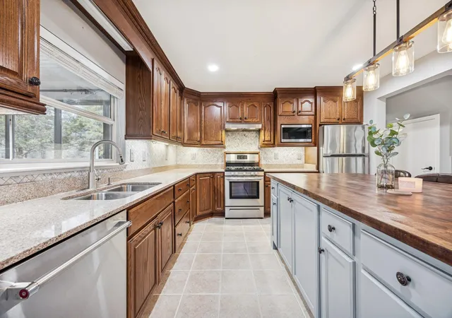 3rd image of 114 Upola Ct, Bastrop, TX 78602 | MLS# 1479922