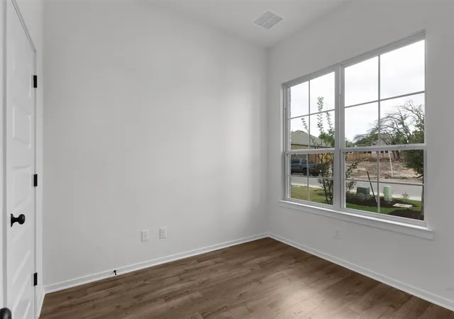 Photo 3 of Single family home for sale at 405 Raleigh Dr, Georgetown, TX 78633 | MLS# 1037506 | Listing updated on 2026-10-27
